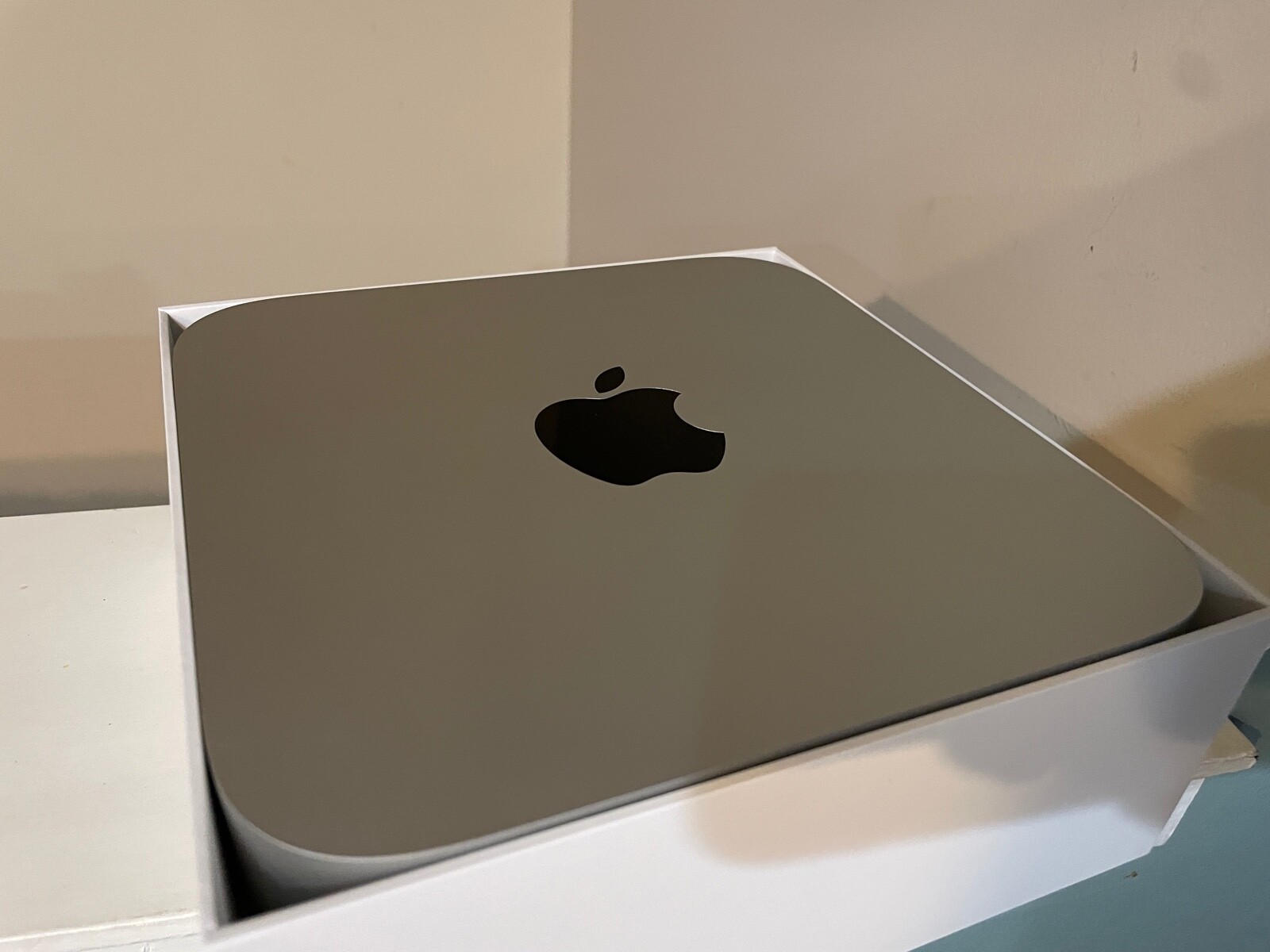 *Bundle* Mac Mini M1 + Magic Mouse/ KYBD/ 16GB RAM / 1TB SSD / Sonoma