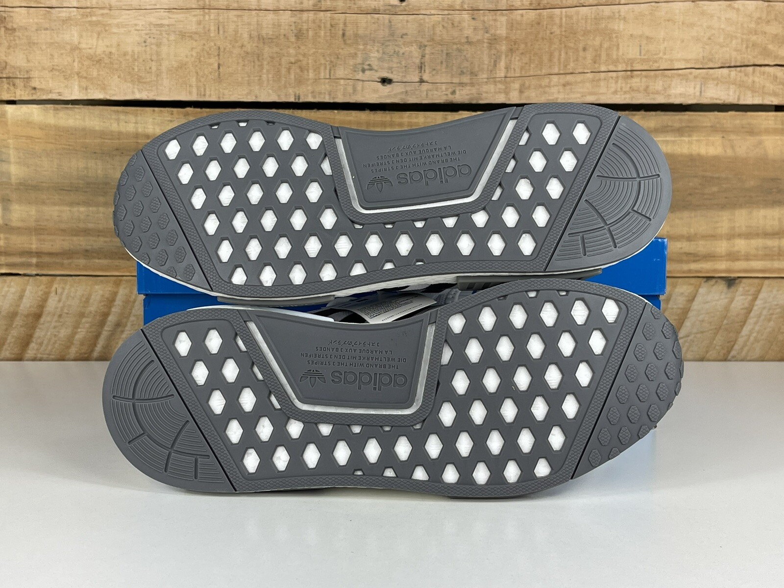 Men s Adidas NMD R1 Primeblue Size-13 