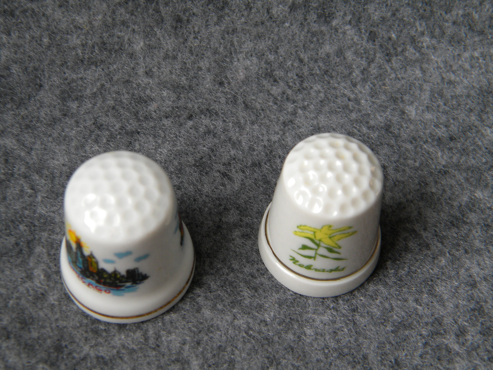 Vintage Souvenir Porcelain Thimble / Nebraska--Chicago