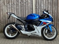 SUZUKI GSXR 600 L1 2011 (60) SUPER SPORT + 9,900 MILES + RACE FIT 