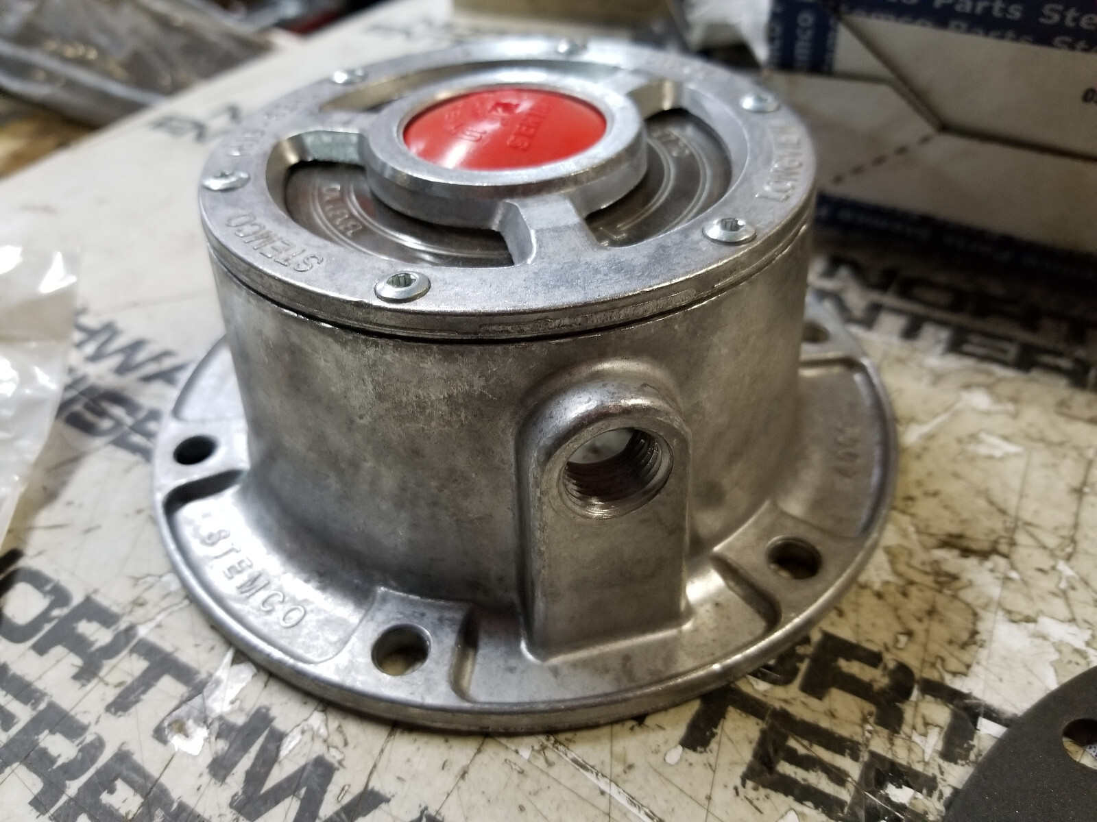348-4009 STEMCO TRAILER HUB CAP - Picture 1 of 9