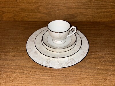 Waterford Bassano fine china dinnerware. 5 piece place setting. New in box.