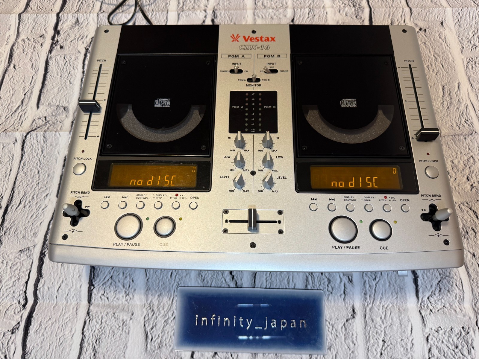 DJ機材 Vestax CDX-16 Vestax CDX-16 CDJ Mixer Dual CD Player fast ship free ship