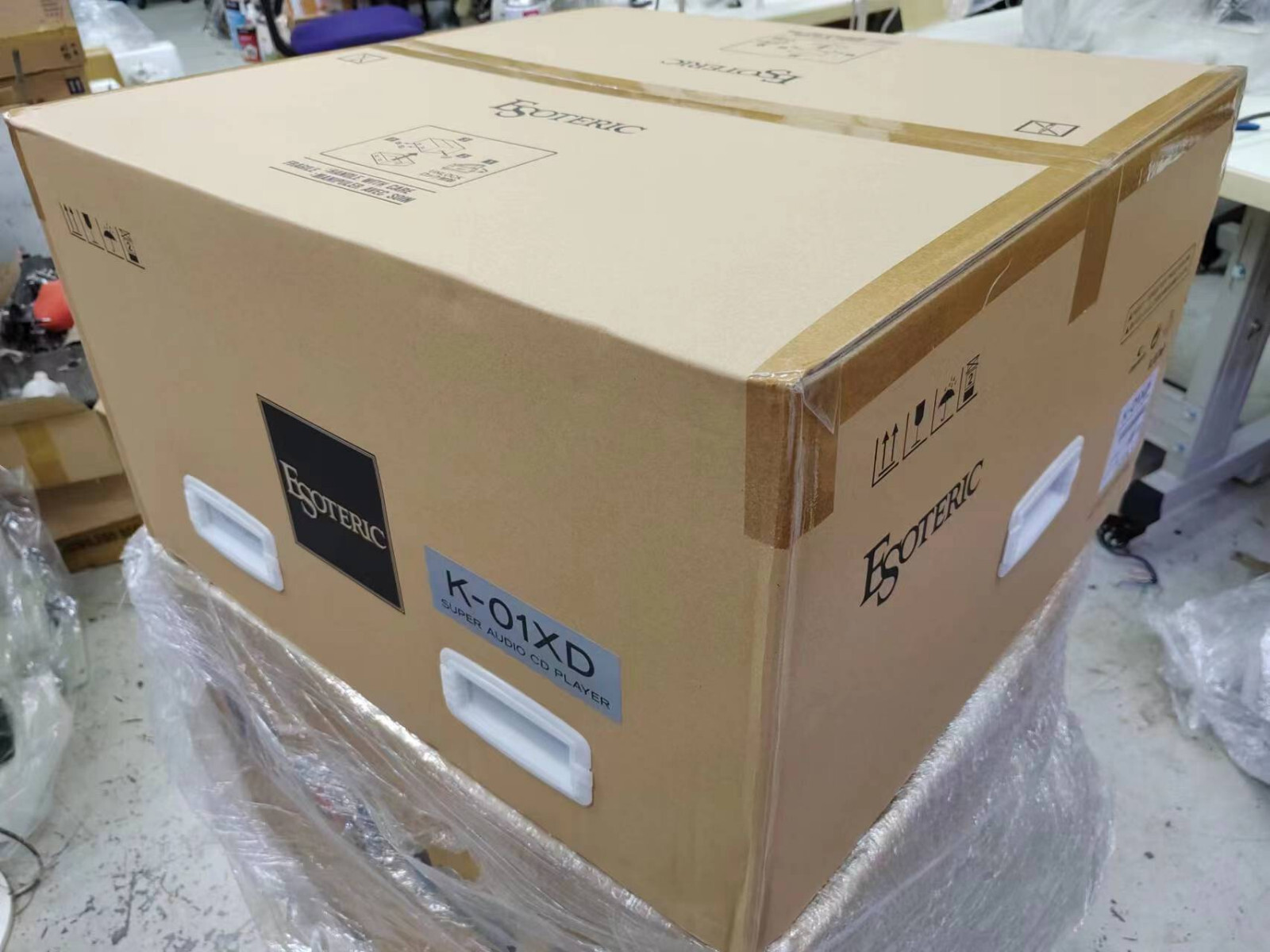 Esoteric K-01XD CD/SACD Player in Silver in 220V-240V, Made