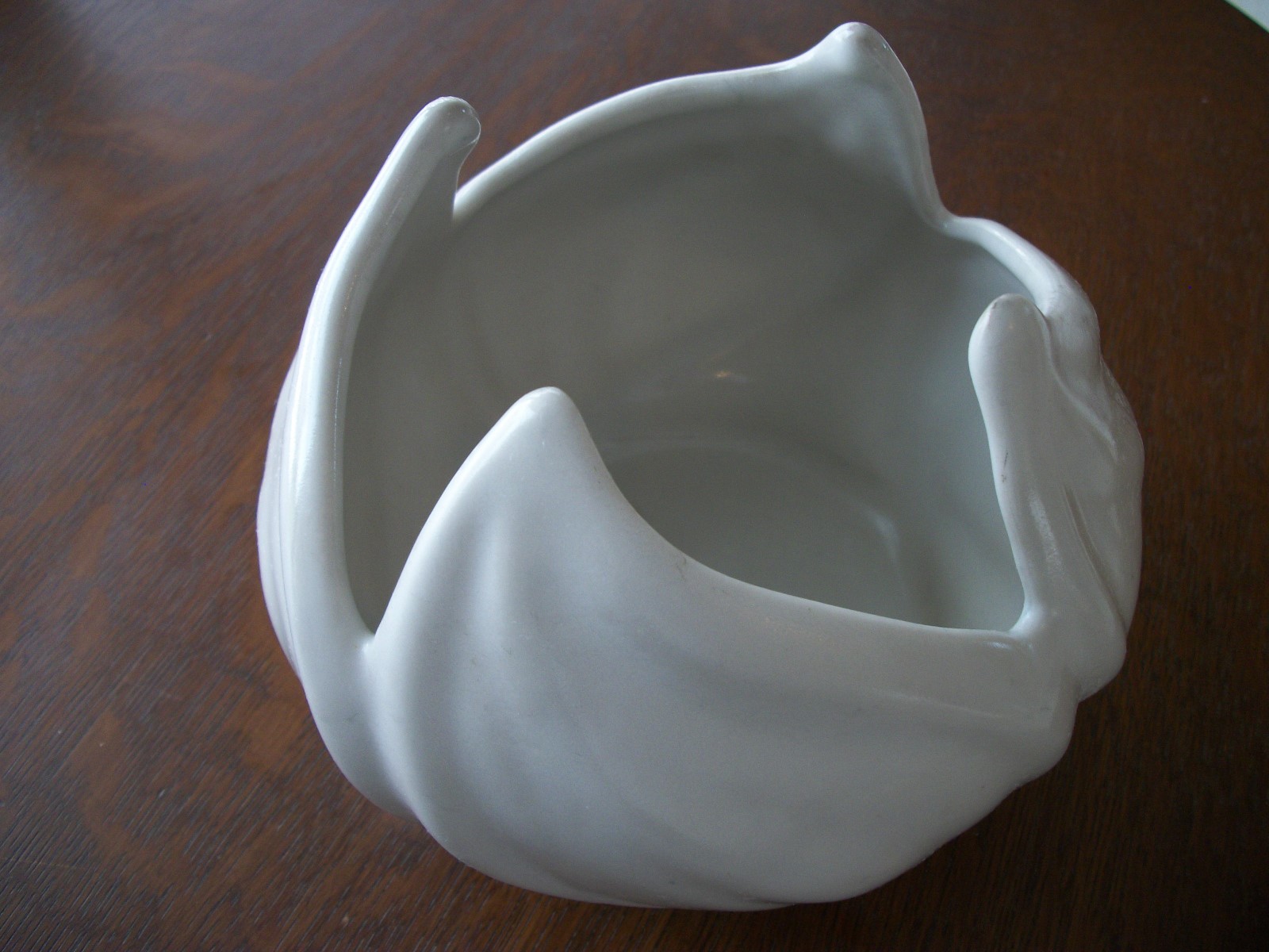 Vitg. Van Briggle Art Pottery Swirl Leaf  Bowl Matte Gray Marked Excellent Cond.