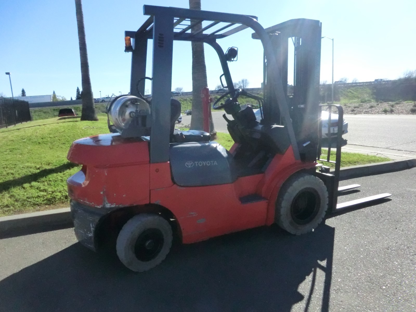 TOYOTA 7FGCU25 CUSHION 5000LB WITH 240