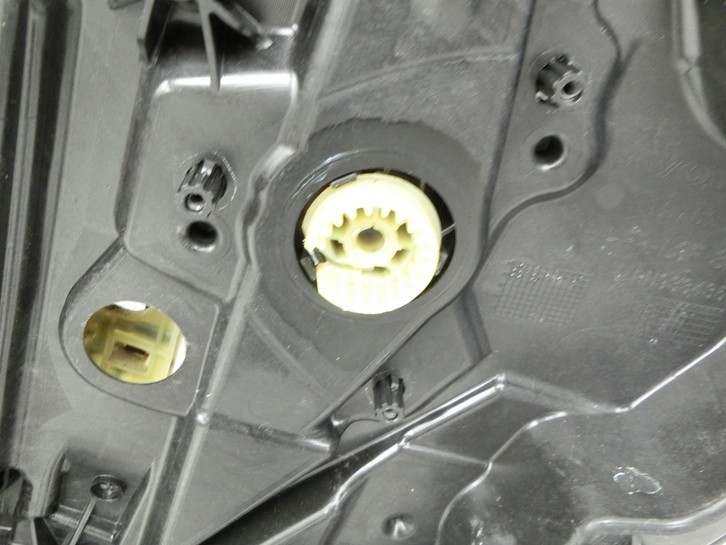 Volvo V40 II 12-16 Fensterheber o. FH-Motor Hinten Rechts Volvo V40 II 12-16 26.08.2013 31378401 gebraucht Vorschau 2