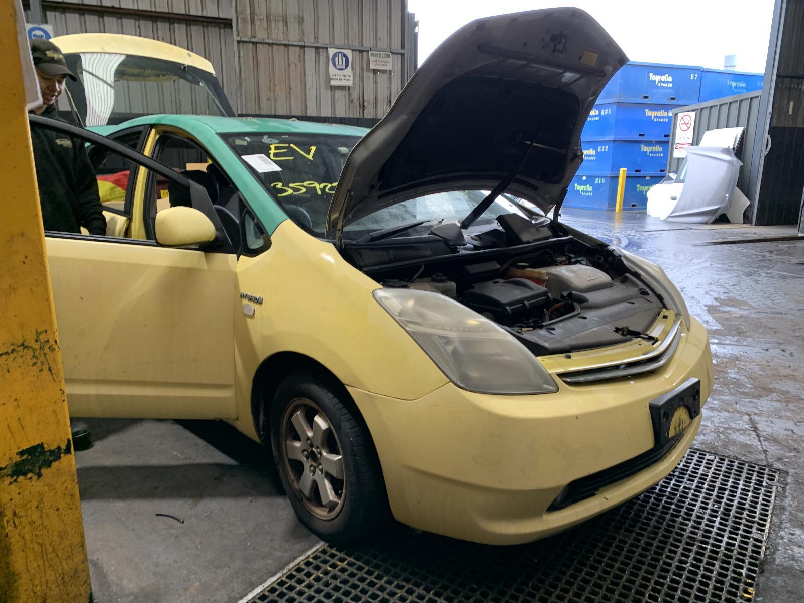 Toyota Prius Hybrid Vehicle Control ECU NHW20 10/2003-05/2009 - thumbnail 7