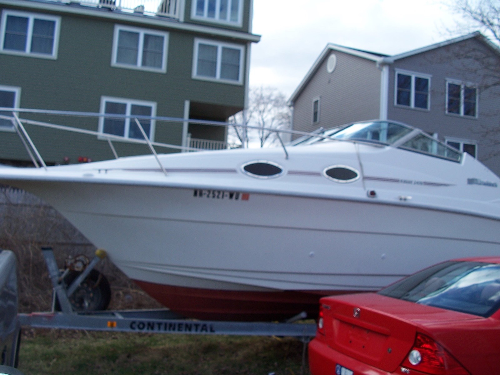 1994 Cruisers 2470 Rouge Mid Cabin, LOADED, VOLVO DUO PROP, Chevy V-8, Trailer