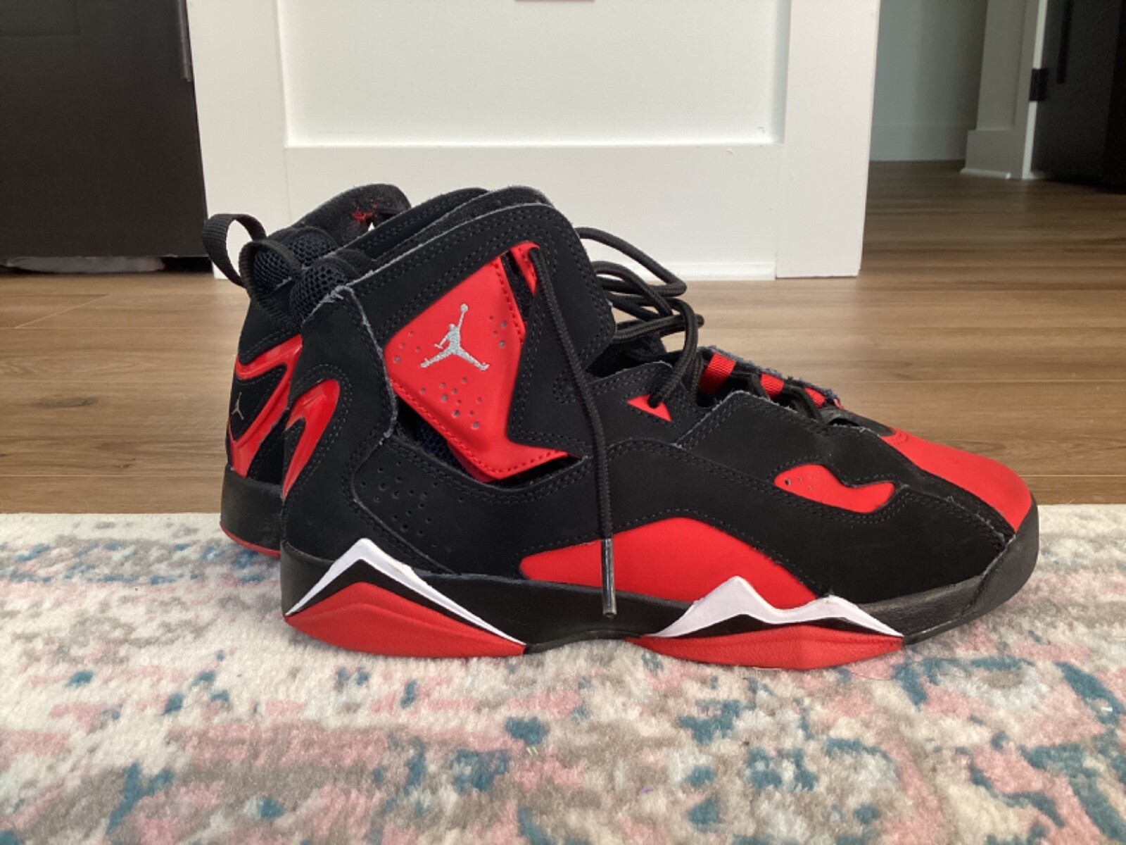 Jordan Flight 黒/赤 シューズ　NIKE Size 5.5 Youth (GS) - Jordan True Flight “Black University Red” | eBay