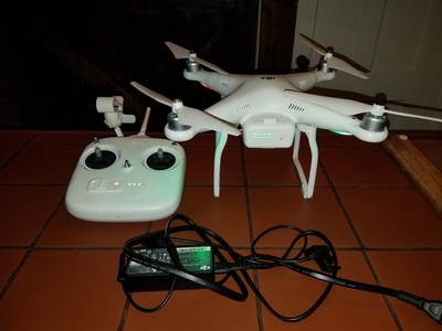 DJI Phantom 3 Standard Drone  Needs gimbal and camera but flies fine