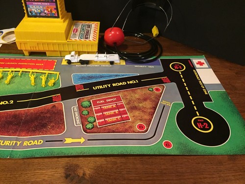 Vintage 1960s REMCO VOICE CONTROL ASTRONAUT BASE TOY IN ORIGINAL BOX IOB