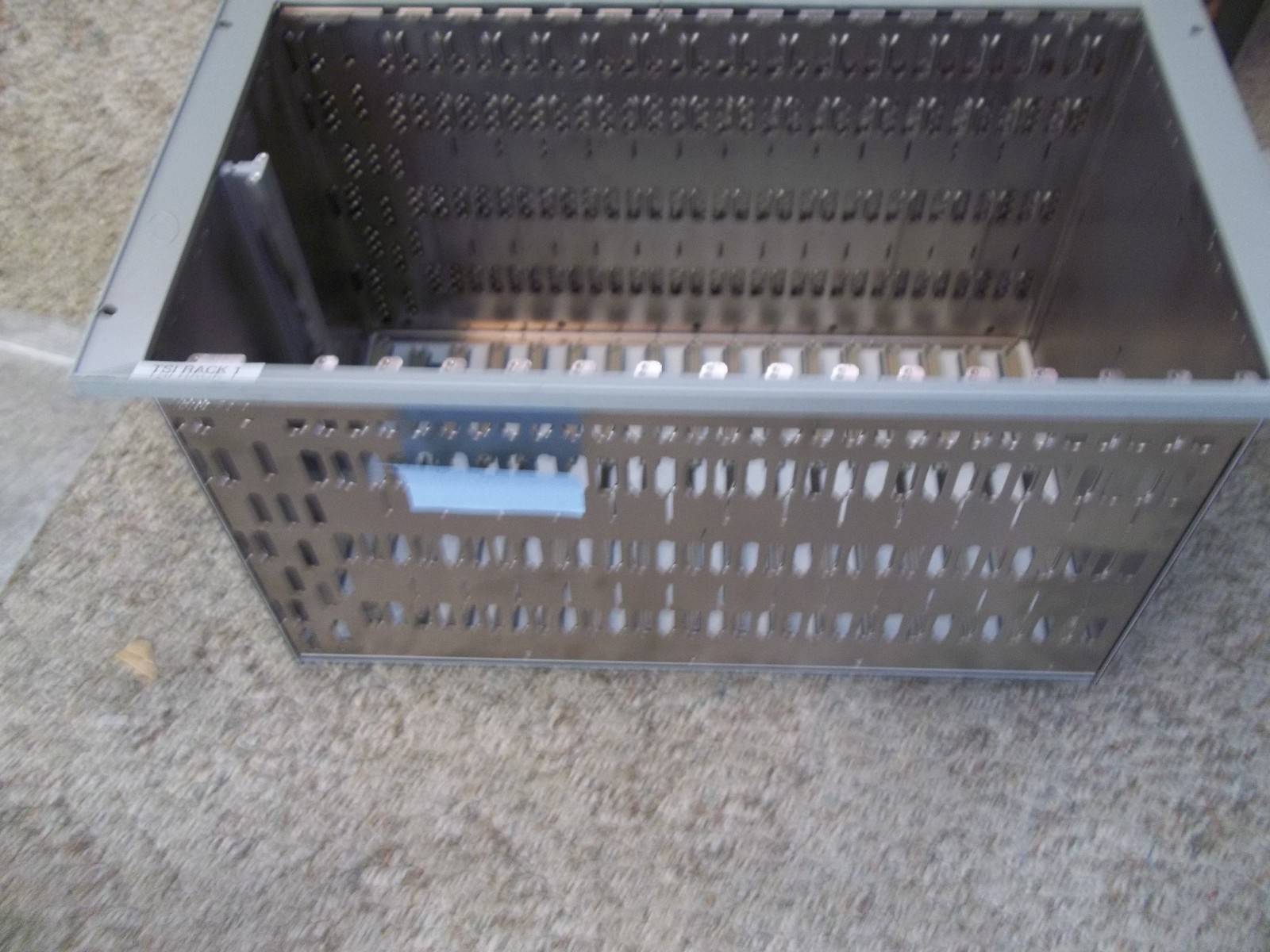 FRESH TAKEOUT BENTLY NEVADA 15 SLOT CHASSIS 126957-01 J (259
