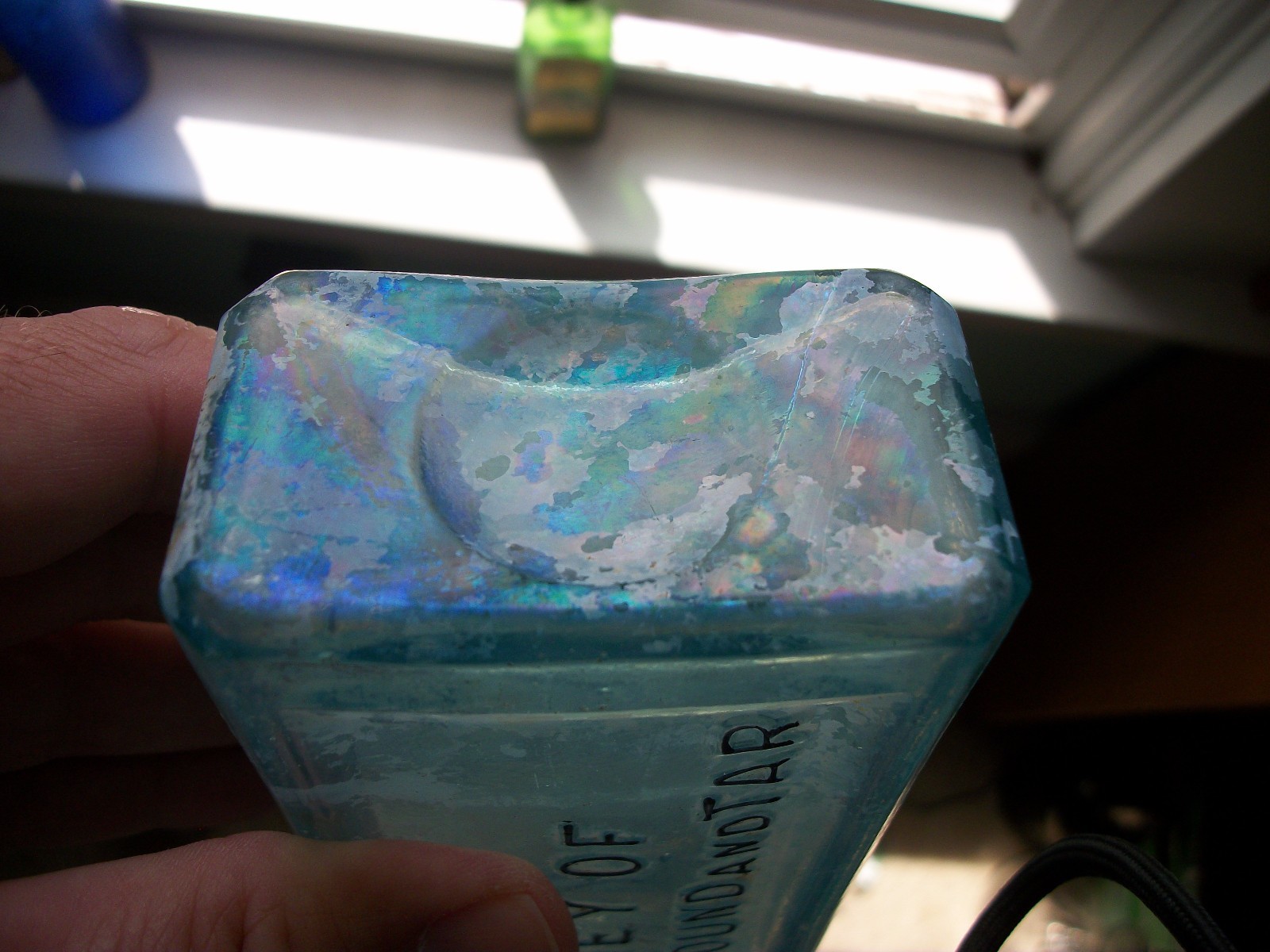 HALE'S HONEY OF HOREHOUND AND TAR CN CRITTENTON NY AQUA MED NICE PATINA