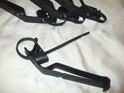 Yakima Replacement WindShield Faring Clip, Bracket