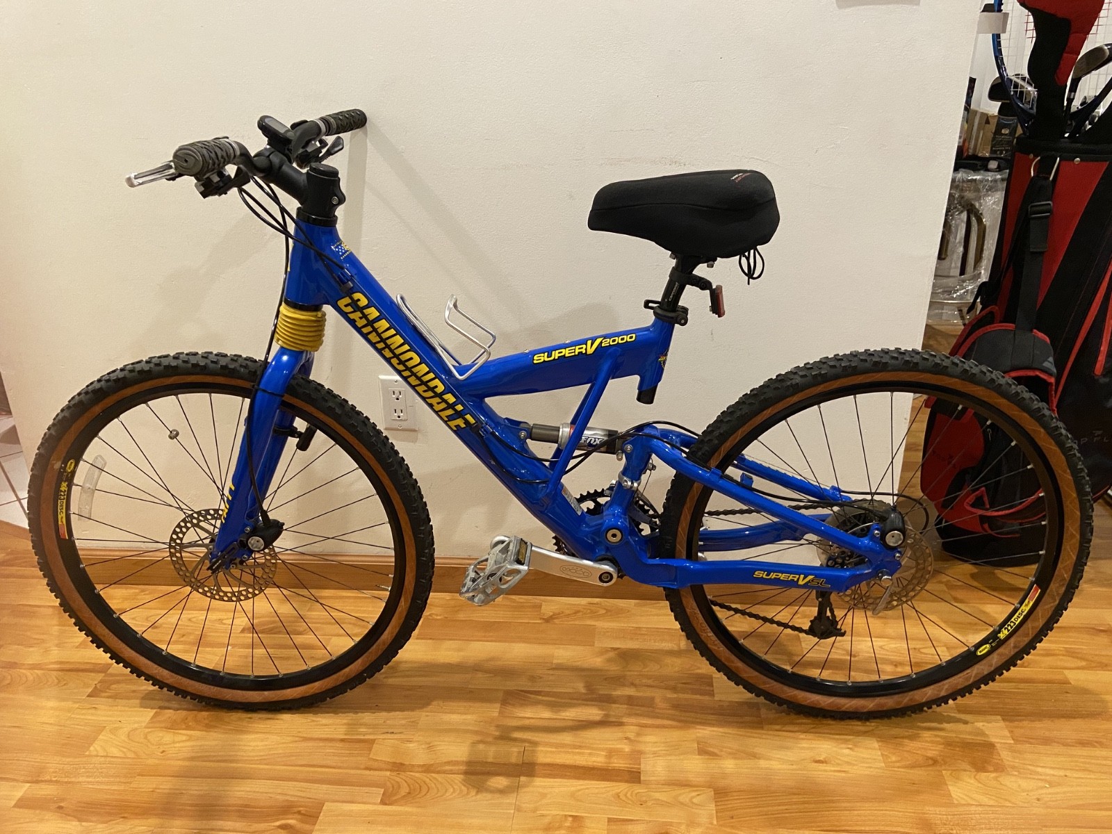 キャノンデール　スーパーV VINTAGE CANNONDALE SUPER V 2000 SL FULL SUSPENSION MOUNTAIN