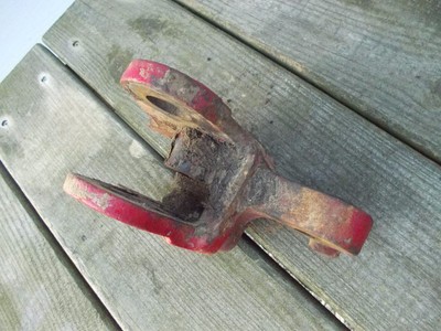 Farmall 350 RC tractor IH bottom 2pt hitch cylinder mounting bracket anchor brac