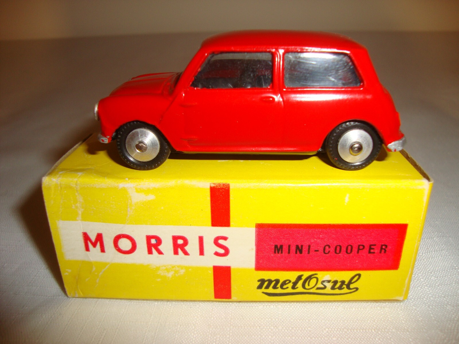ポルトガル製metorul メトスルMORRIS ミニクーパー黄赤