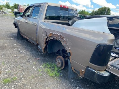 09 10 DODGE PICKUP 1500 Rear Axle Assy.
