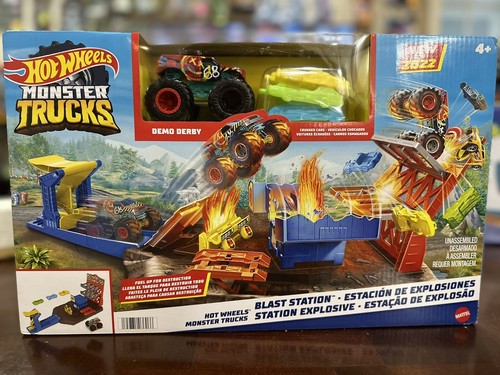 Monster Truck Blast Station Explode Playset Demo Derby Crushable Cars