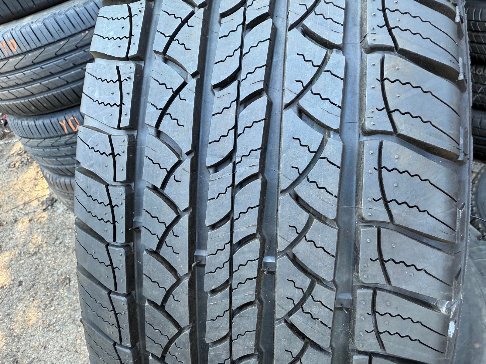 New 265 65 17 Michelin, Latitude Tour, M+S, 110S, x1 Singles (F1_tyres) L1828