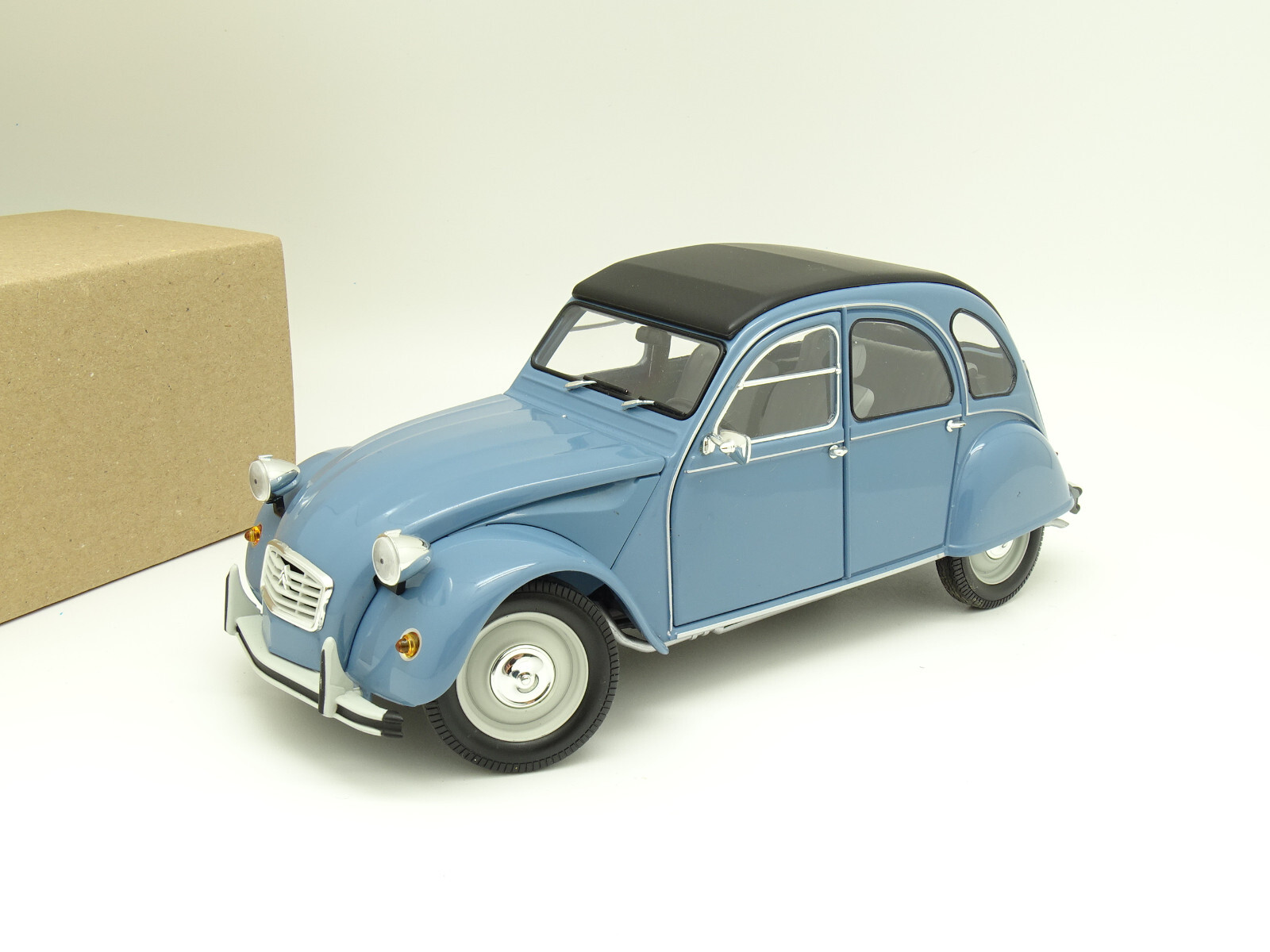 MINICHAMPS Sb 1/18 - Citroen 2CV 6 Special 1983 - Blue | eBay