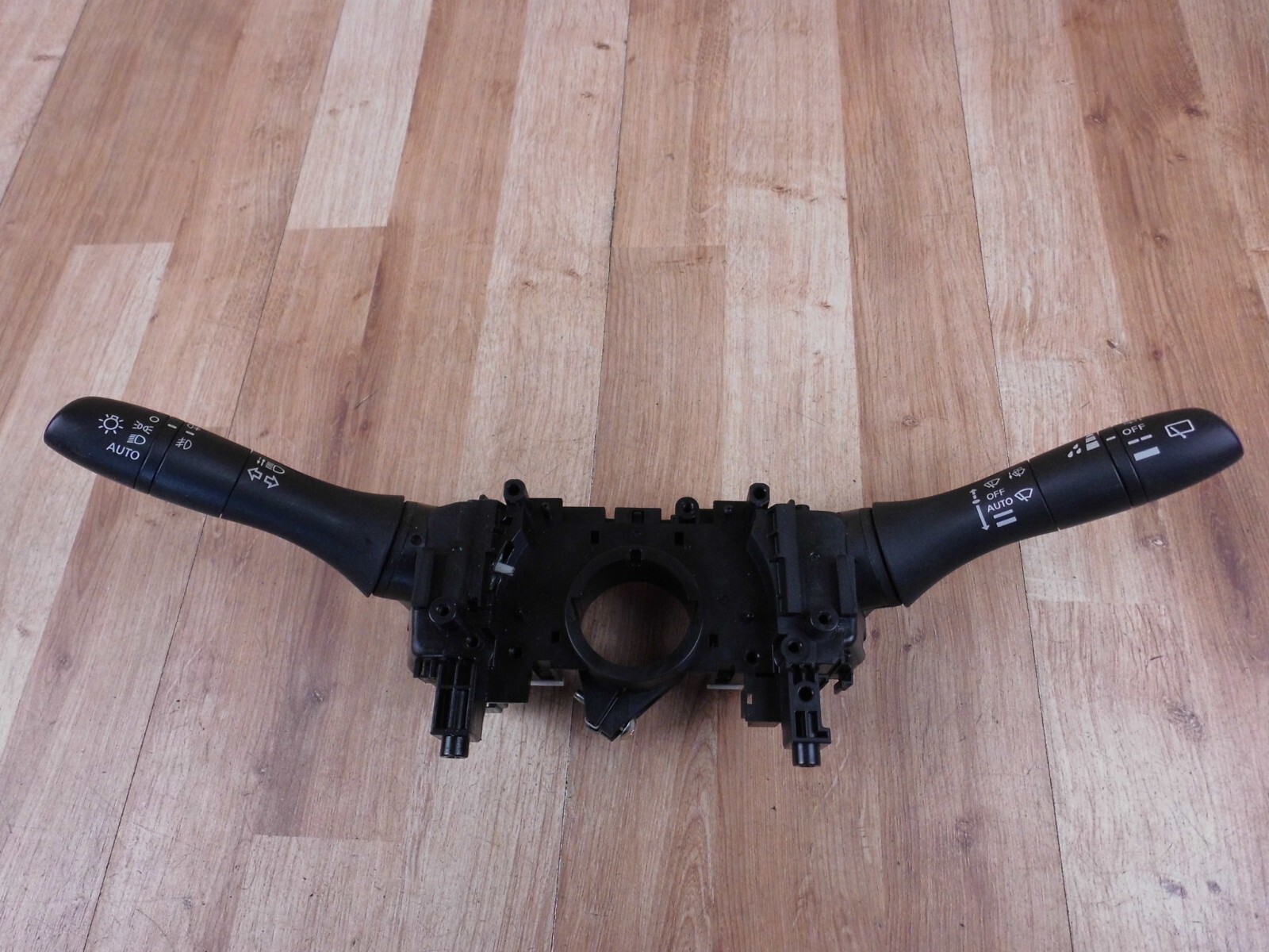 Nissan X-Trail T32 headlight switch wiper lights 25560 4CB5A