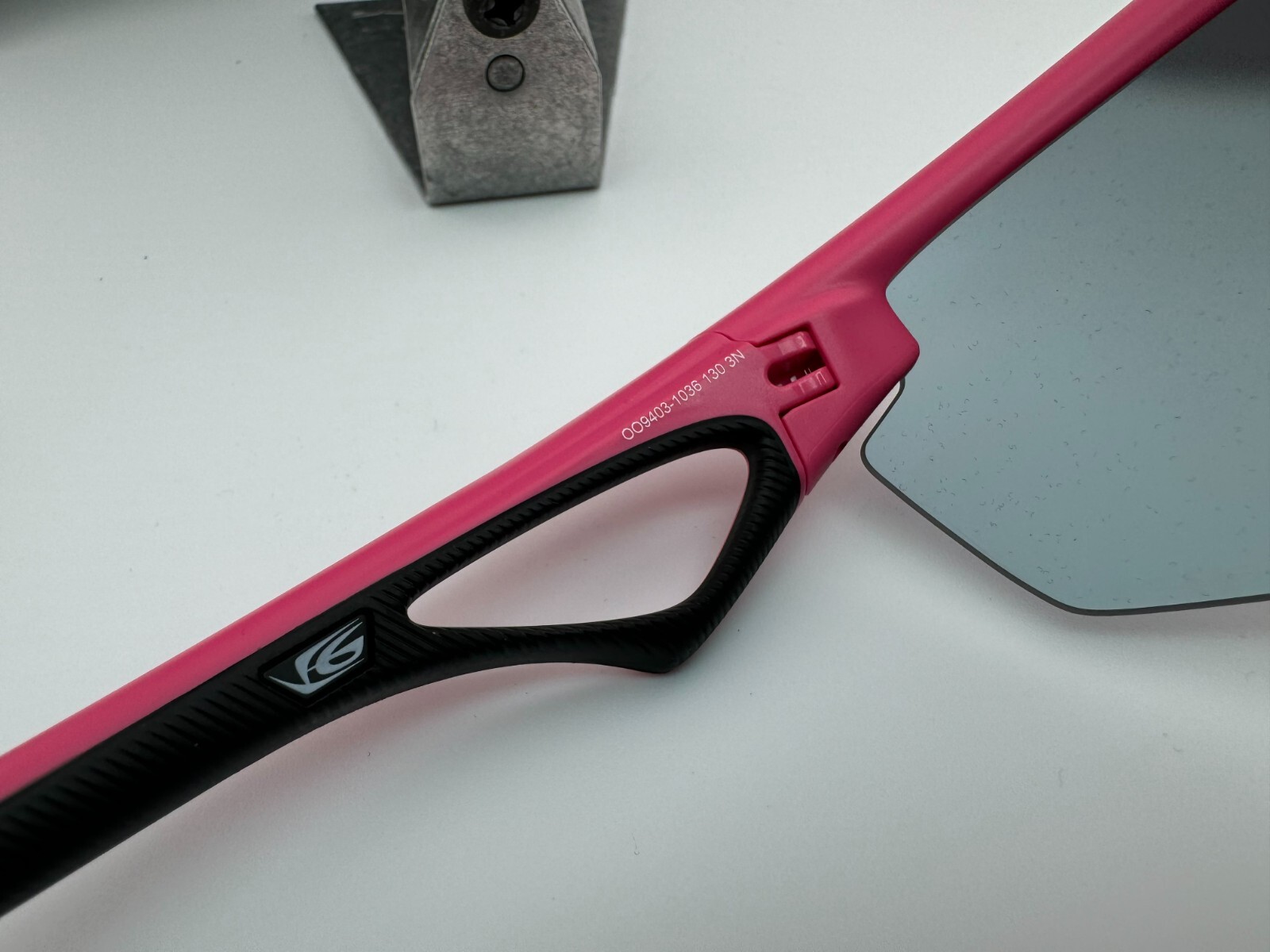 Pre-owned Oakley Sphaera Matte Neon Pink W/ Prizm Black Sunglasses Oo9403-10 Authentic