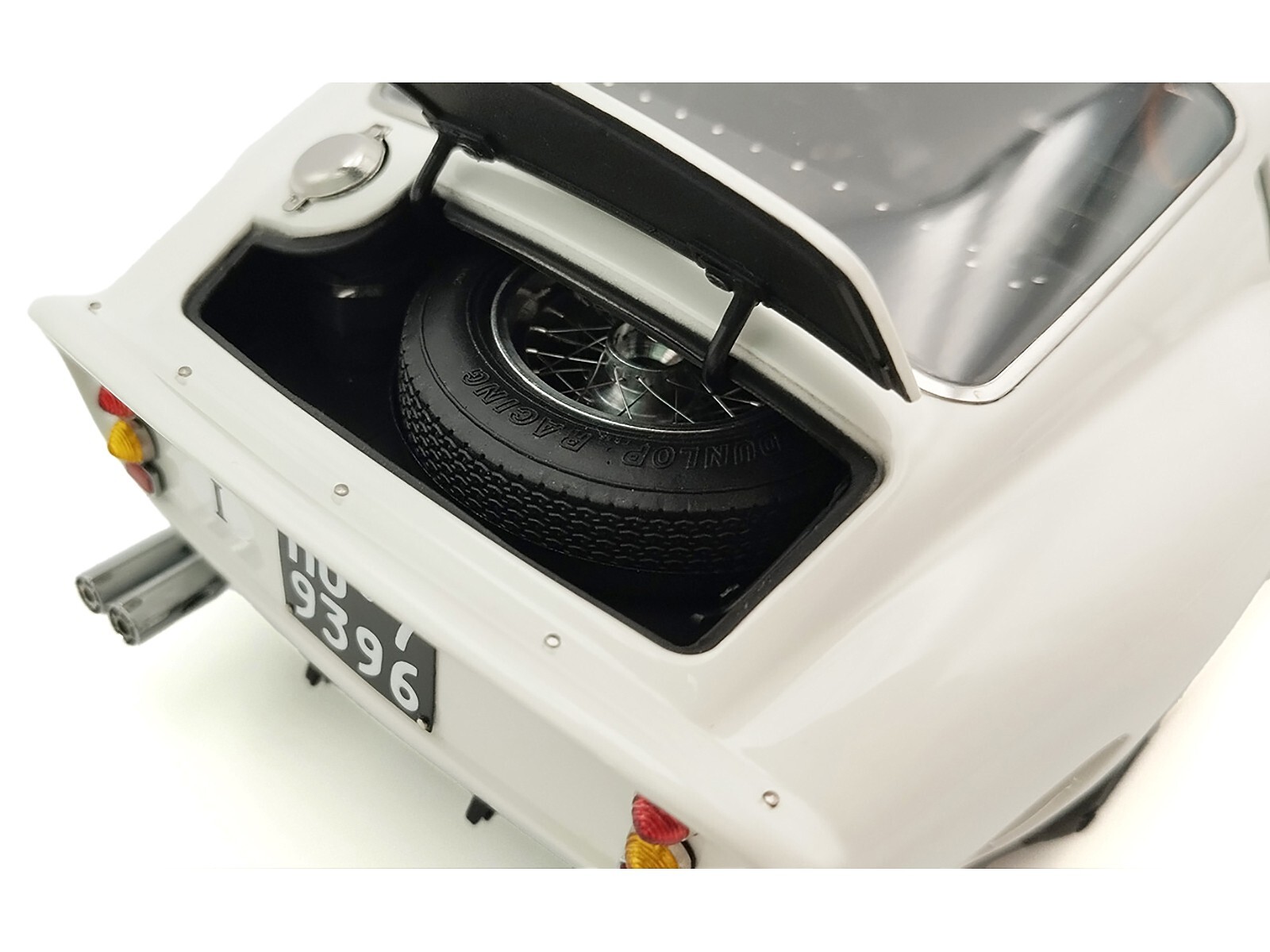 FERRARI 250 GTO #10 HILL 2ND PL "TOURIST TROPHY" 1962 1/18 DIECAST BY CMC M-251