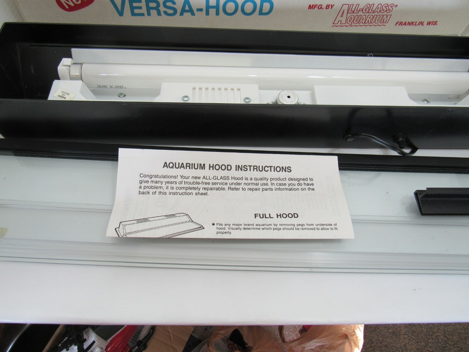Versa-Hood Fluorescent Deluxe Full Hoods, 24-Inch NEVER USED Aquarium Light Hood