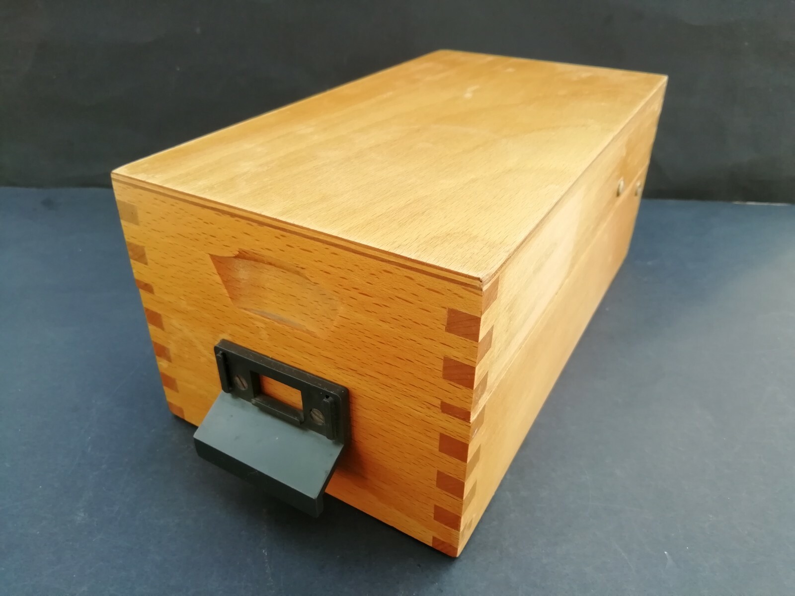 Alter Holzkarteikasten Holzkiste Holzbehältnis Massivholz verzapft  