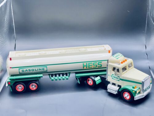 Vintage 1990 Hess Toy Tanker Truck Yellow & Green With Lights & Sounds