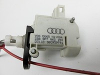 Audi A3 8P 08-13 Cabrio ZV Stellmotor Heckklappe Heckklappenschloss Audi A3 8P 08-13 13.05.2008 8P4827505C... Vorschau 2
