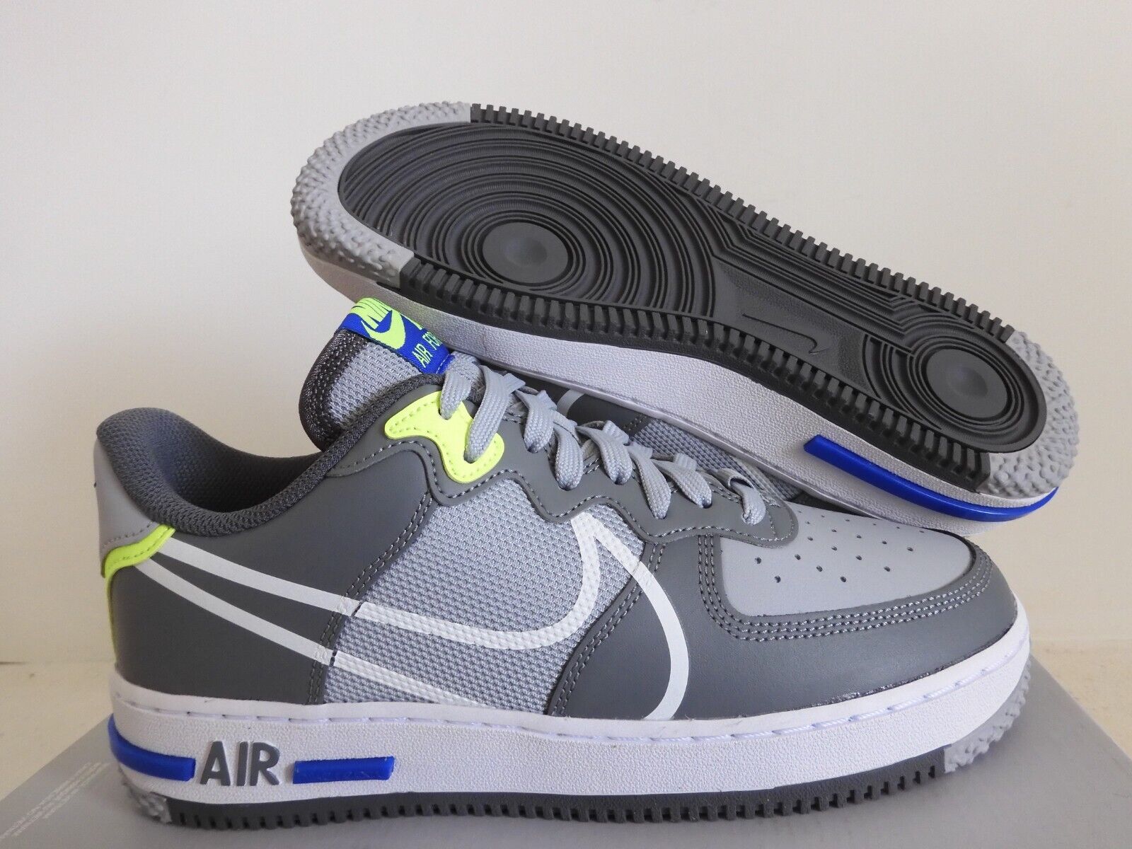 NIKE AIR FORCE 1 REACT WOLF GREY-WHITE-SMOKE GREY SZ 7 NIKE AIR FORCE 1 REACT WOLF GREY-WHITE-SMOKE GREY SZ 7