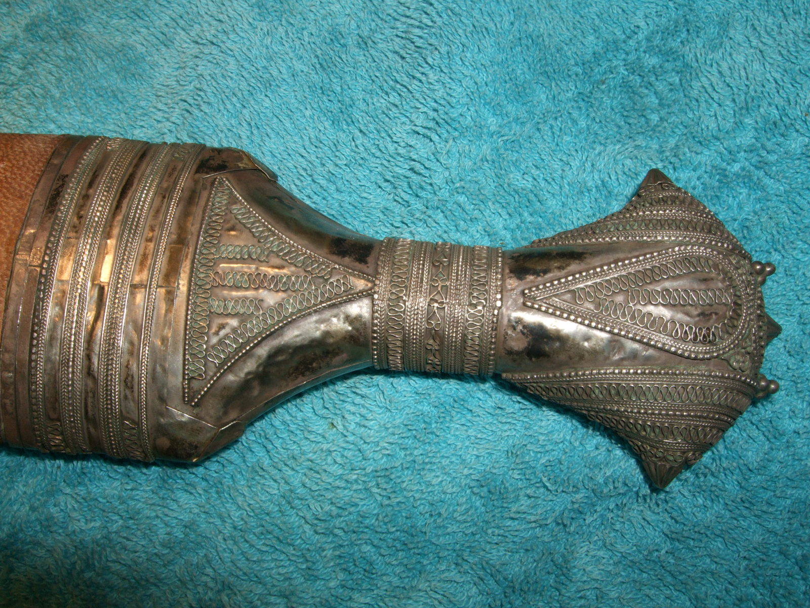 Beautiful  vintage silver khanjar jambia  OMAN dagger