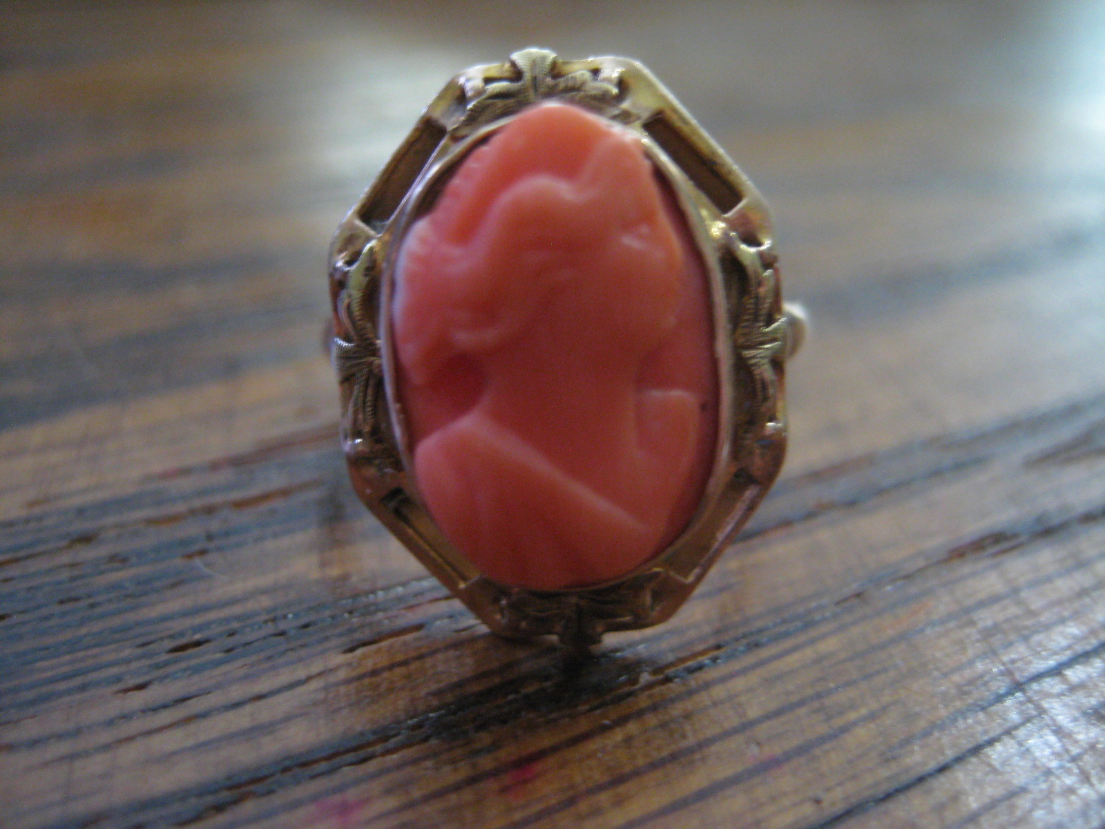 Genuine Carved Coral Cameo 10 K Yellow Gold Antique Deco RING Size 6 1/4