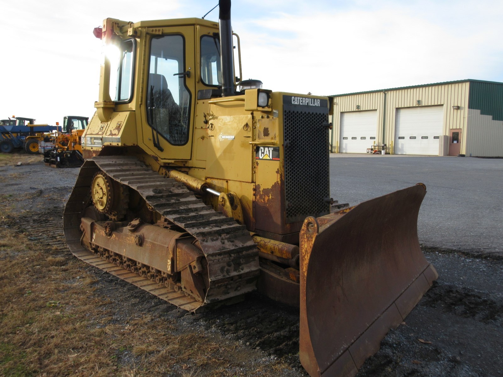 Caterpillar D4H XL Crawler Dozer, Cab, 6 Way blade, Very Clean, 2114 Hours