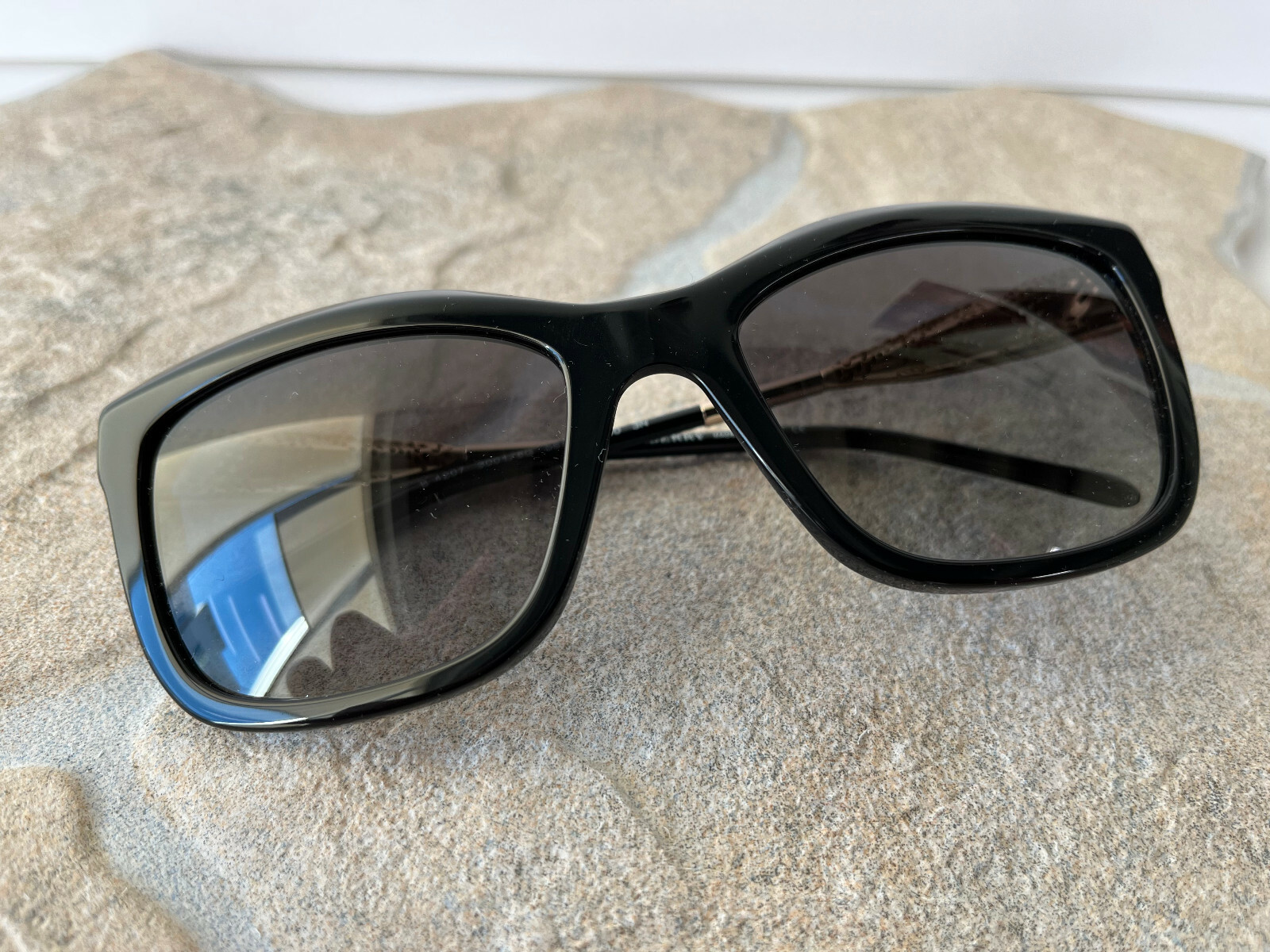 Pre-owned Burberry 4207 Sunglasses Color Black 30018g In Grey Gradient
