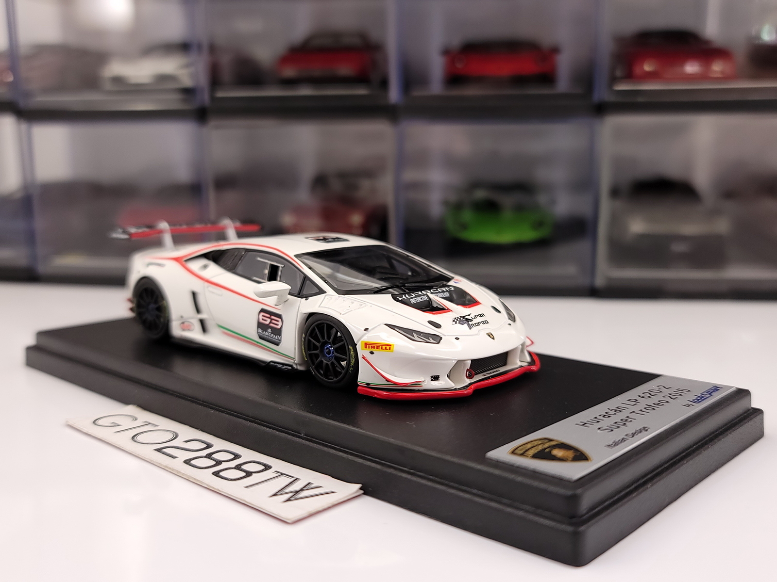 Lamborghini Huracan STJ 1:43 - Looksmart Models