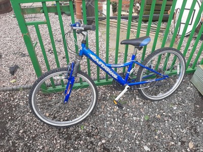 Falcon Castaway Mountain bike With 24 Inch Wheels Sparès Or Repairs