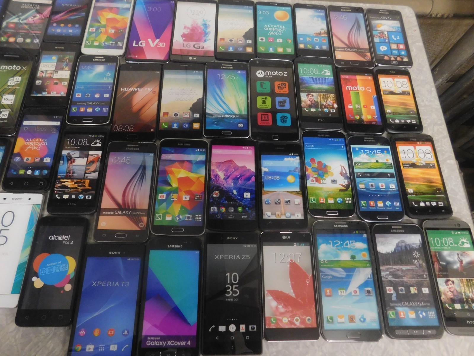 Lot Of Demo/Display Dummy Cell Phones Qty. 52