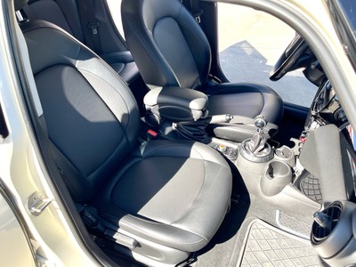 image 3 of interior