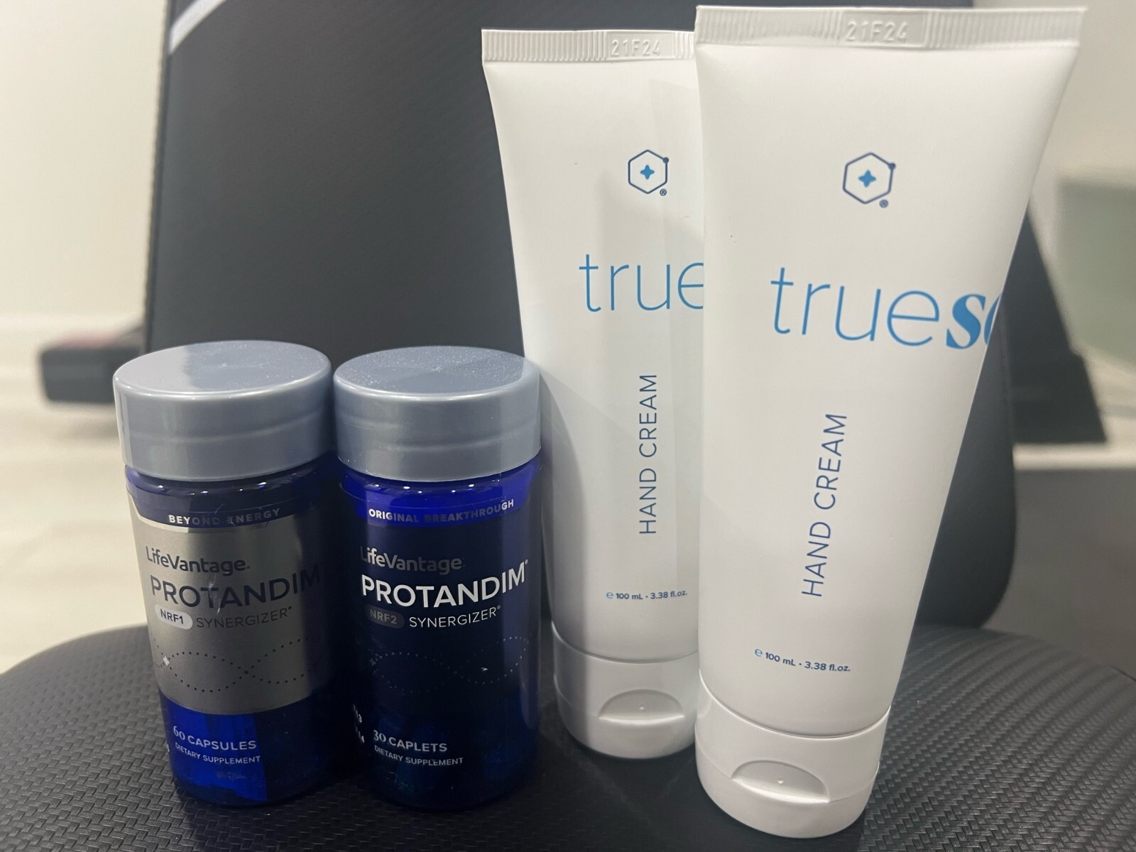 Limited Edition Nrf2 Nrf1 exp2023/07-10 with Truescience 2 hand cream