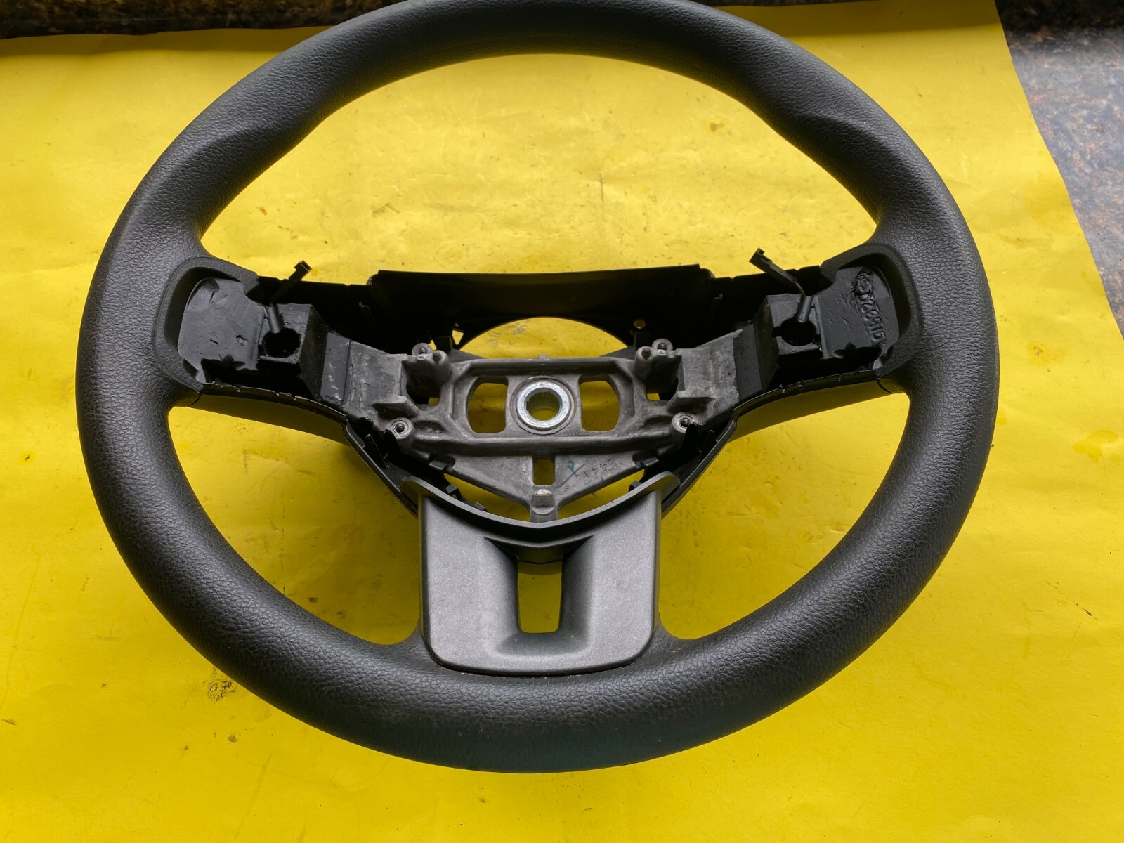 20132016 DODGE DART DRIVER STEERING WHEEL OEM 05057858AAのeBay公認海外通販｜セカイモン