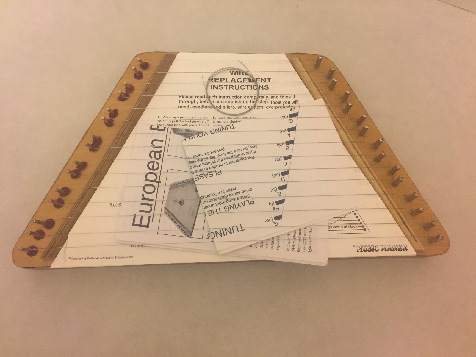 The Music Maker - Wooden Lap Harp - Belarus - 12 Songs