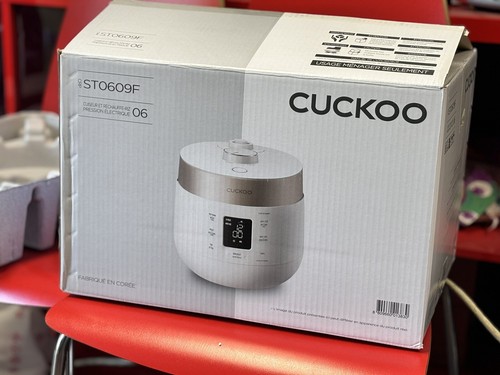 CUCKOO CRP-ST0609F 6-Cup Twin Pressure Rice Cooker & Warmer, Lightly Used