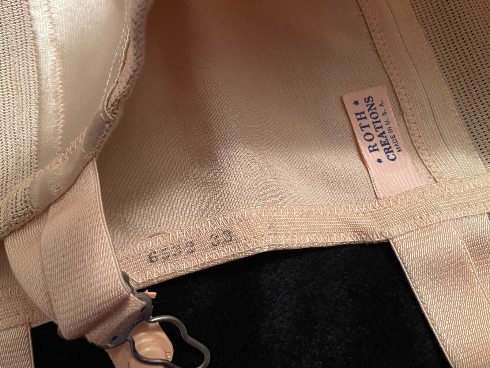 RARE NIB Vtg Satin CORSELETTE 6 Garters Open Bottom Girdle Corset Peach 33 Rayon