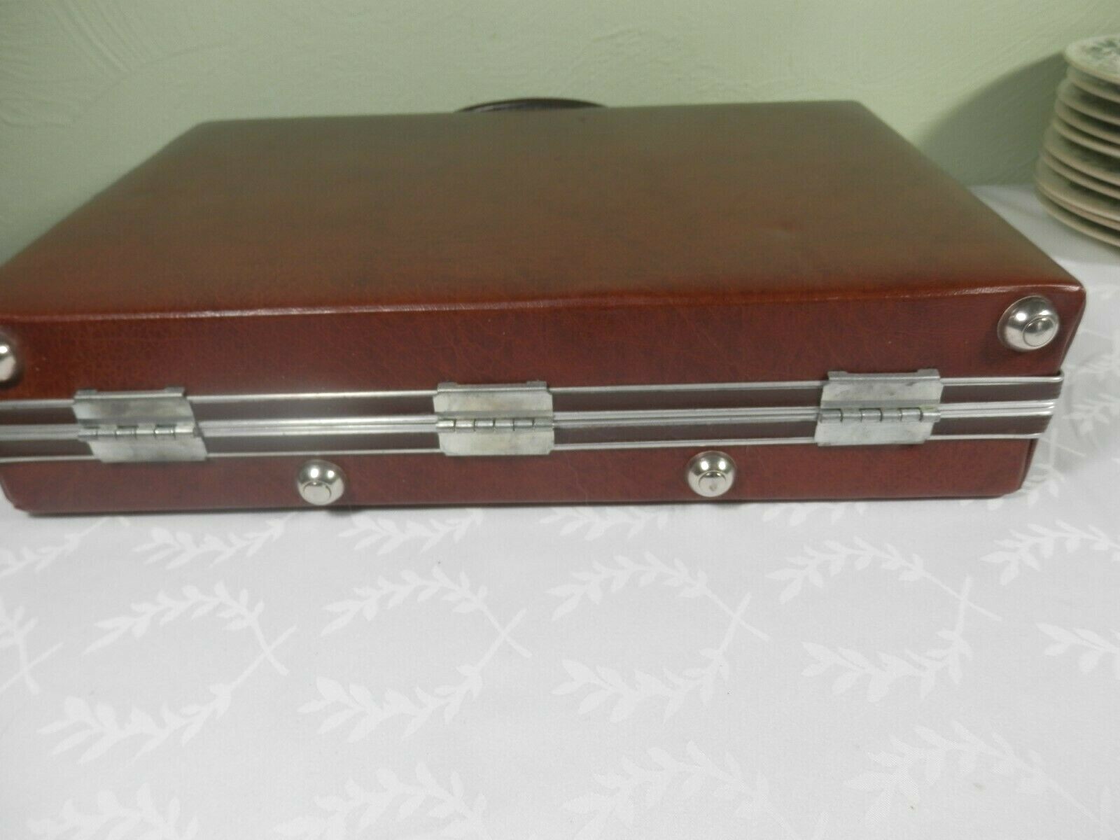 SAVOY 30 CASSETTE STORAGE CASE - FAUX BROWN LEATHER USA - BRIEFCASE STYLE