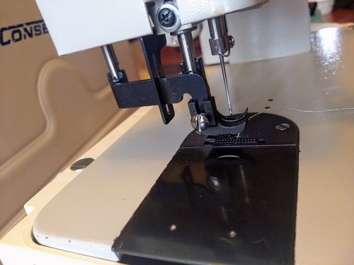 Consew cp206r Portable Walking Foot Sewing Machine