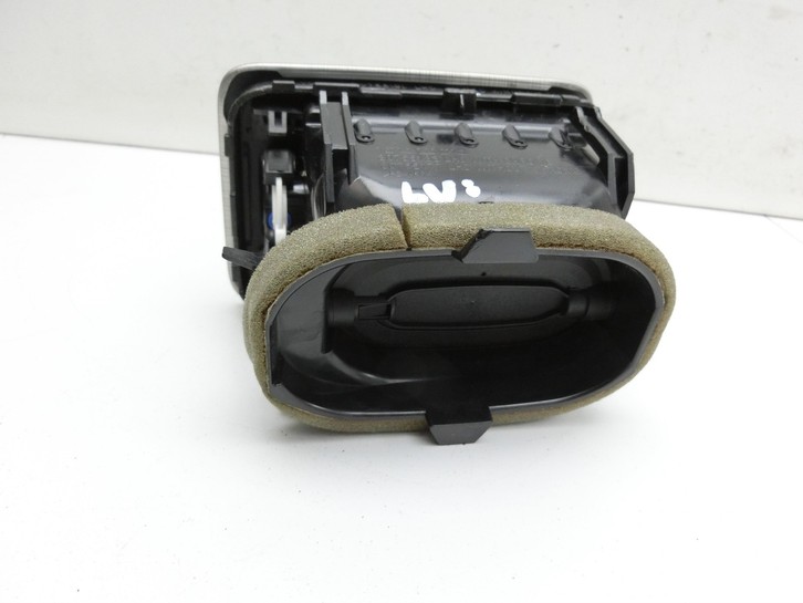 Volvo V70 135 07-13 Luftdusche Luftdüse Links Volvo V70 135 07-13 17.06.2010 30755183 30755177 gebraucht Vorschau 4